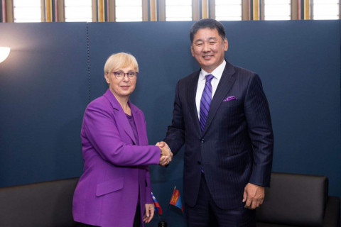 Монгол Улсын Ерөнхийлөгч У.Хүрэлсүх Бүгд Найрамдах Словени Улсын Ерөнхийлөгчтэй уулзав