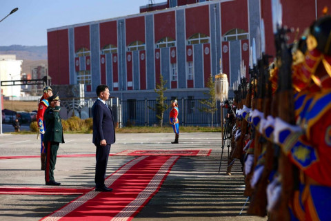 Монгол Улсын Ерөнхийлөгч У.Хүрэлсүх Зэвсэгт хүчний удирдах бүрэлдэхүүний цугларалтад оролцов