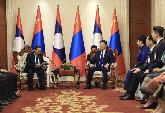 Монгол Улсын Ерөнхийлөгч У.Хүрэлсүх Лаос, Монголын найрамдлын нийгэмлэгийн гишүүдийг хүлээн авч уулзлаа