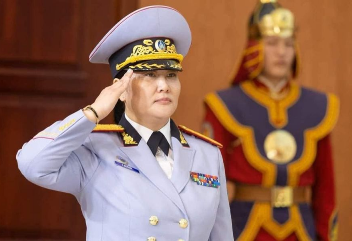 Монгол Улсын анхны эмэгтэй Бригадын Генерал Г.Болорыг товч танилцуулъя