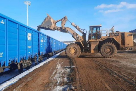 ДАРХАНЫ ТӨМӨРЛӨГИЙН ҮЙЛДВЭР ТӨХК НЭГ ЖИЛ ЗОГССОН ЭКСПОРТОО  ДАХИН ЭХЛҮҮЛЛЭЭ