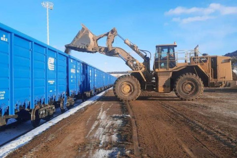 ДАРХАНЫ ТӨМӨРЛӨГИЙН ҮЙЛДВЭР ТӨХК НЭГ ЖИЛ ЗОГССОН ЭКСПОРТОО ДАХИН ЭХЛҮҮЛЛЭЭ