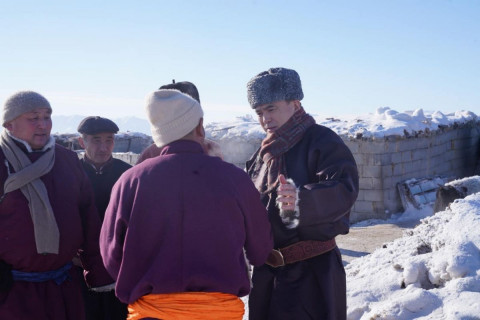 Монгол Улсын Шадар сайд С.Амарсайхан тэргүүтэй албаныхан Ховд аймгийн өвөлжилт хүндэрсэн сумдад ажиллаж байна Мэдээ  2023-01-16