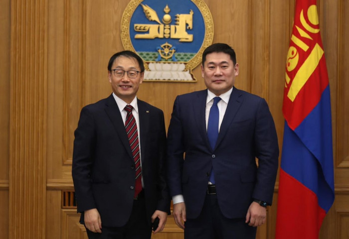 Монгол Улсын Ерөнхий сайд Л.Оюун-Эрдэнийн урилгаар БНСУ-ын Кореа Телеком (KT) группийн Ерөнхийлөгч ноён Гү Хён Мо тэргүүтэй төлөөлөгчид 2023 оны 1 дүгээр сарын 25-27-ны өдрүүдэд Улаанбаатар хотноо ажиллаж байна.